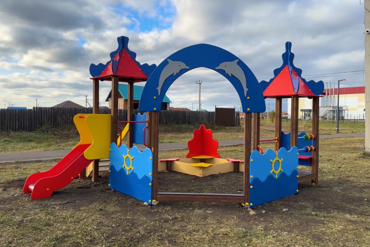 Детский игровой комплекс в Красноярском крае